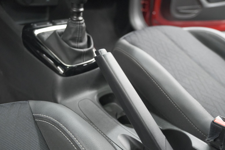 Opel Corsa 1.2 Turbo 100 Ultimate | Panoramadak | Camera | Dodehoekdetectie | Apple Carplay