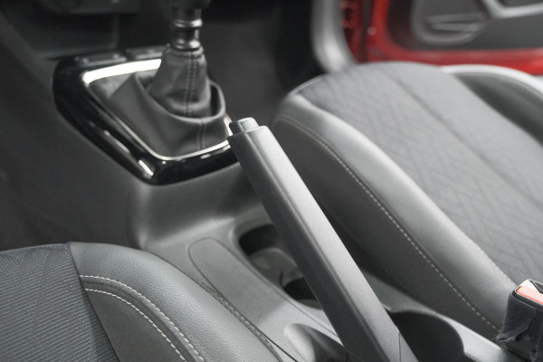 Opel Corsa 1.2 Turbo 100 Ultimate | Panoramadak | Camera | Dodehoekdetectie | Apple Carplay