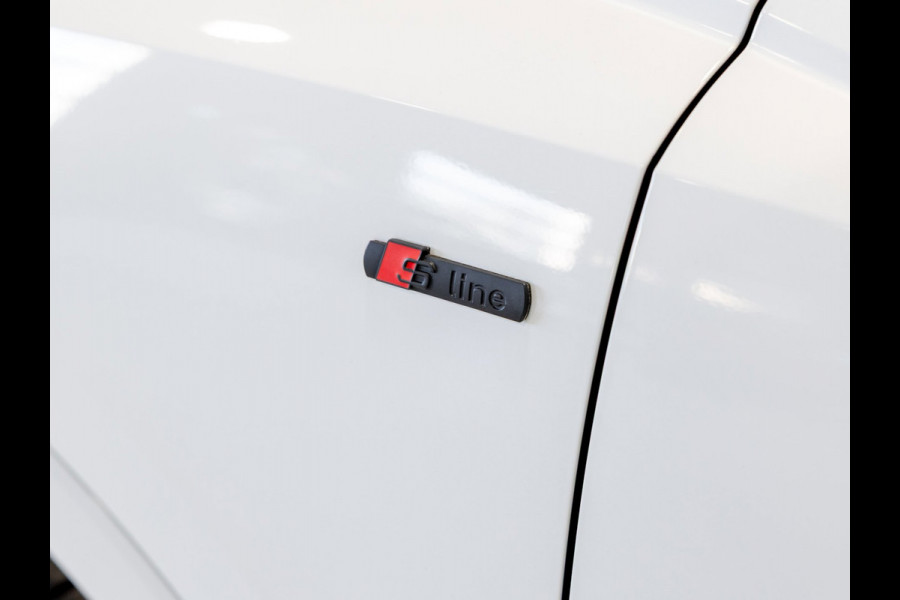 Audi Q3 35 TFSI 2x S-Line / 150pk / Achteruitrij camera / Stoelverwarming / Dodehoek assistent /