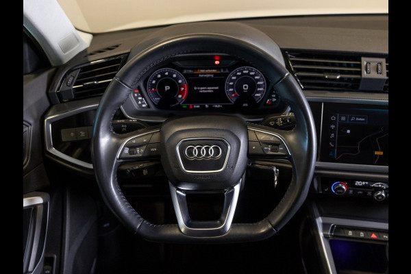 Audi Q3 35 TFSI 2x S-Line / 150pk / Achteruitrij camera / Stoelverwarming / Dodehoek assistent /