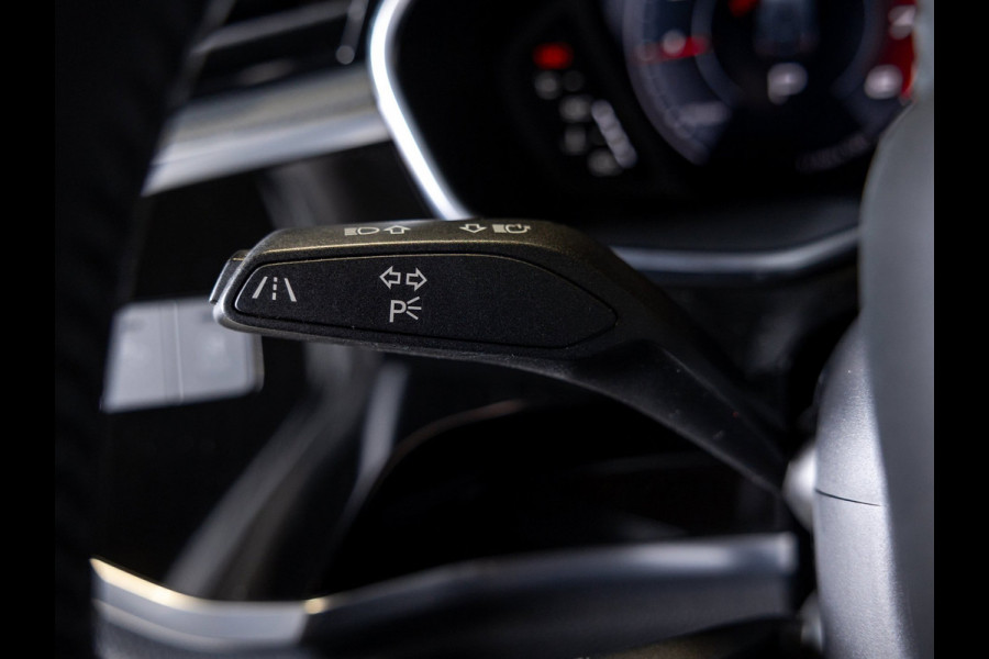 Audi Q3 35 TFSI 2x S-Line / 150pk / Achteruitrij camera / Stoelverwarming / Dodehoek assistent /