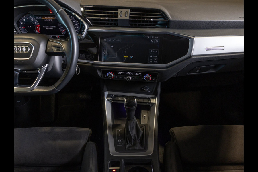 Audi Q3 35 TFSI 2x S-Line / 150pk / Achteruitrij camera / Stoelverwarming / Dodehoek assistent /