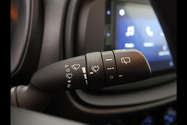 Toyota Aygo X 1.0 BLACK & WHITE SPECIAL EDITION GARANTIE 6-2033 CARPLAY NAVIGATIE.ADAPTIEVE CRUISE. SPECIAL EDITION PACK