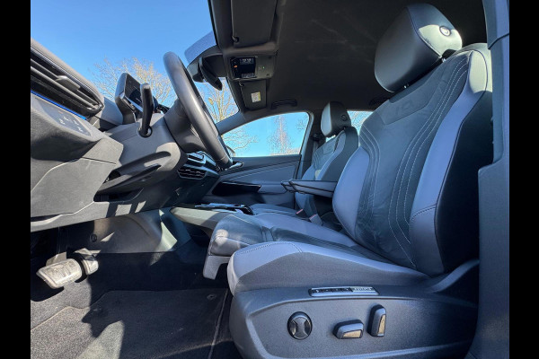 Volkswagen ID.4 Pro 77 kWh, achteruitrijcamera, stoel-stuurverwarming, 20 inch,vele opties, 1 e eigenaar, NL auto met nap