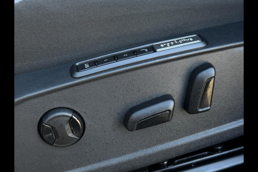 Volkswagen ID.4 Pro 77 kWh, achteruitrijcamera, stoel-stuurverwarming, 20 inch,vele opties, 1 e eigenaar, NL auto met nap