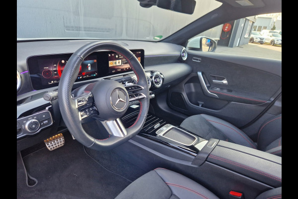 Mercedes-Benz A-Klasse 250 4MATIC AMG Facelift /Led /Pano /Deald ond.