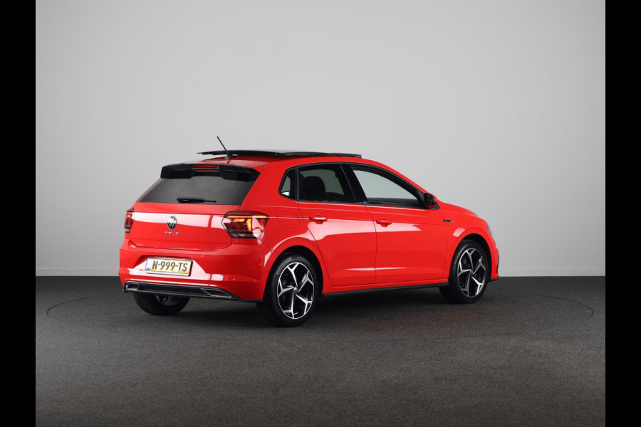 Volkswagen Polo 1.0 TSI Highline R-Line 95 pk | Navigatie | Panoramadak | Parkeersensoren | LED koplampen | Stoelverwarming | R-Line |