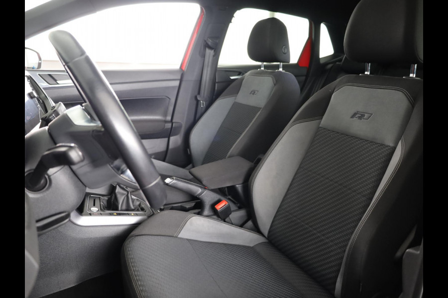 Volkswagen Polo 1.0 TSI Highline R-Line 95 pk | Navigatie | Panoramadak | Parkeersensoren | LED koplampen | Stoelverwarming | R-Line |