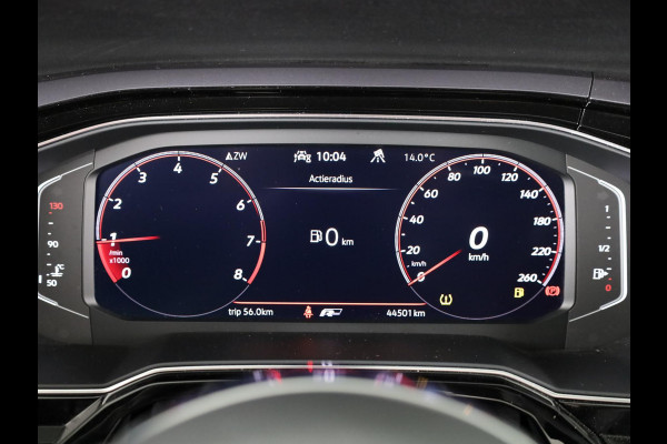 Volkswagen Polo 1.0 TSI Highline R-Line 95 pk | Navigatie | Panoramadak | Parkeersensoren | LED koplampen | Stoelverwarming | R-Line |