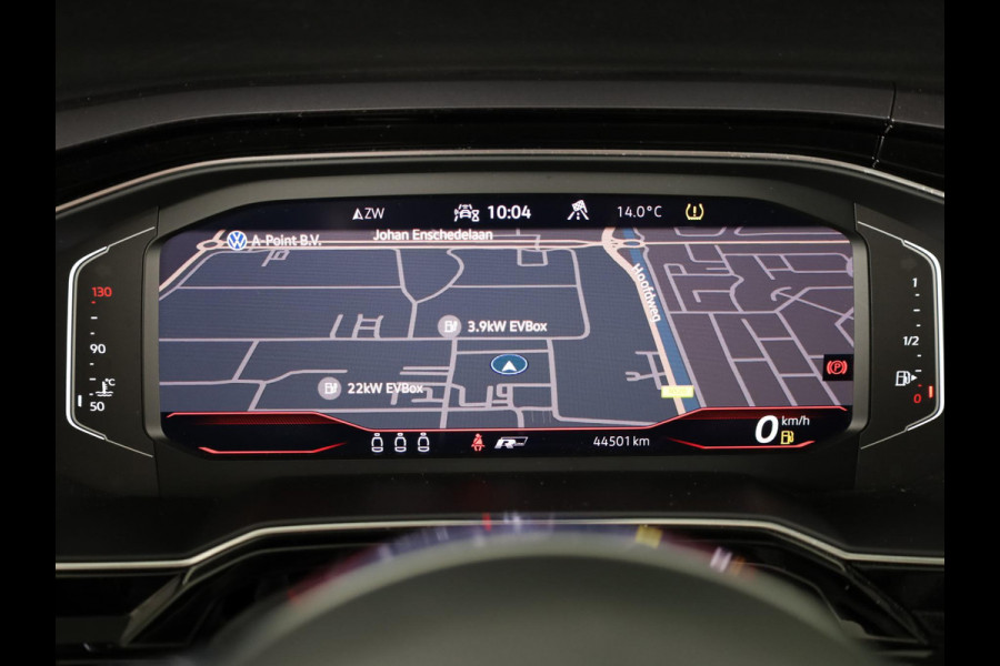 Volkswagen Polo 1.0 TSI Highline R-Line 95 pk | Navigatie | Panoramadak | Parkeersensoren | LED koplampen | Stoelverwarming | R-Line |