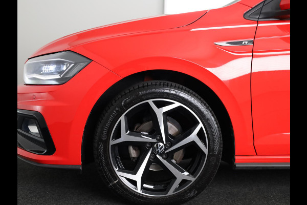 Volkswagen Polo 1.0 TSI Highline R-Line 95 pk | Navigatie | Panoramadak | Parkeersensoren | LED koplampen | Stoelverwarming | R-Line |