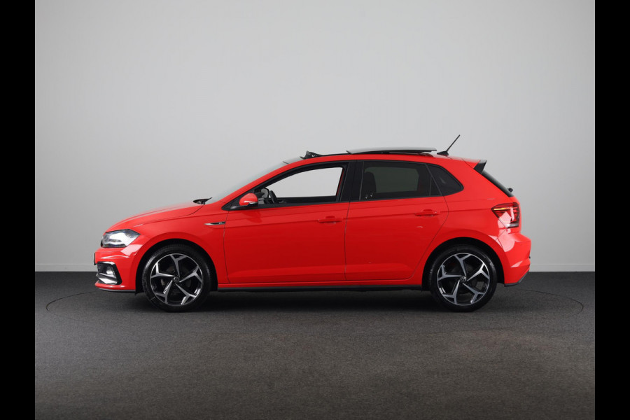 Volkswagen Polo 1.0 TSI Highline R-Line 95 pk | Navigatie | Panoramadak | Parkeersensoren | LED koplampen | Stoelverwarming | R-Line |