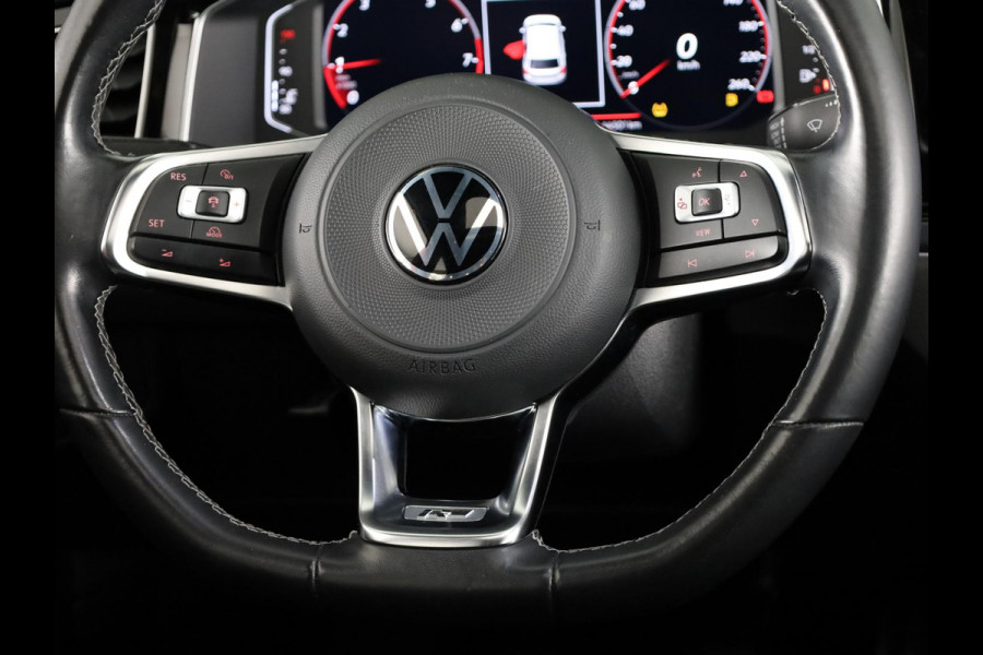 Volkswagen Polo 1.0 TSI Highline R-Line 95 pk | Navigatie | Panoramadak | Parkeersensoren | LED koplampen | Stoelverwarming | R-Line |