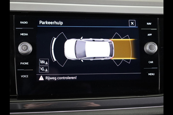 Volkswagen Polo 1.0 TSI Highline R-Line 95 pk | Navigatie | Panoramadak | Parkeersensoren | LED koplampen | Stoelverwarming | R-Line |