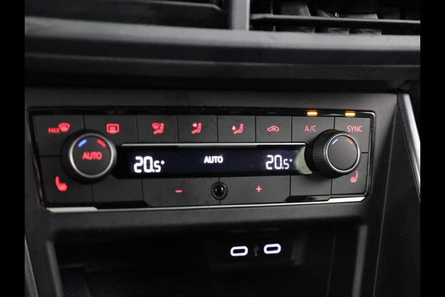 Volkswagen Polo 1.0 TSI Highline R-Line 95 pk | Navigatie | Panoramadak | Parkeersensoren | LED koplampen | Stoelverwarming | R-Line |