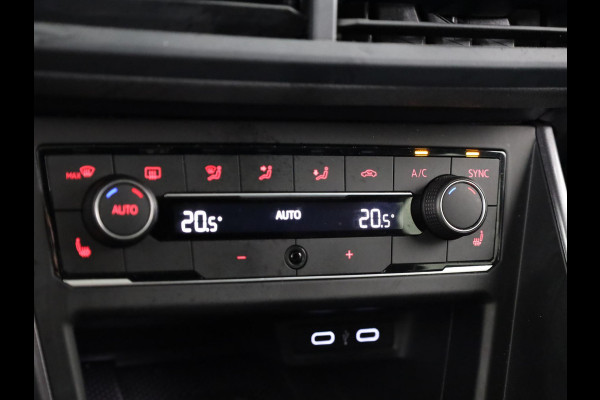 Volkswagen Polo 1.0 TSI Highline R-Line 95 pk | Navigatie | Panoramadak | Parkeersensoren | LED koplampen | Stoelverwarming | R-Line |