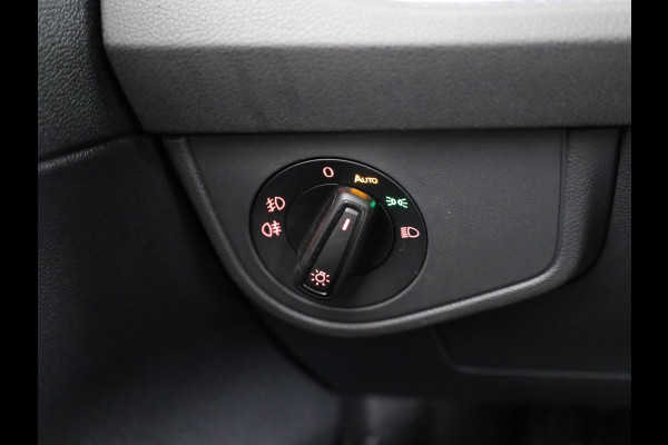 Volkswagen Polo 1.0 TSI Highline R-Line 95 pk | Navigatie | Panoramadak | Parkeersensoren | LED koplampen | Stoelverwarming | R-Line |