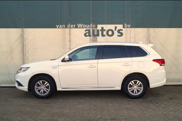 Mitsubishi Outlander 2.4 PHEV Automaat Pure -ECC-PDC-TREKHAAK-
