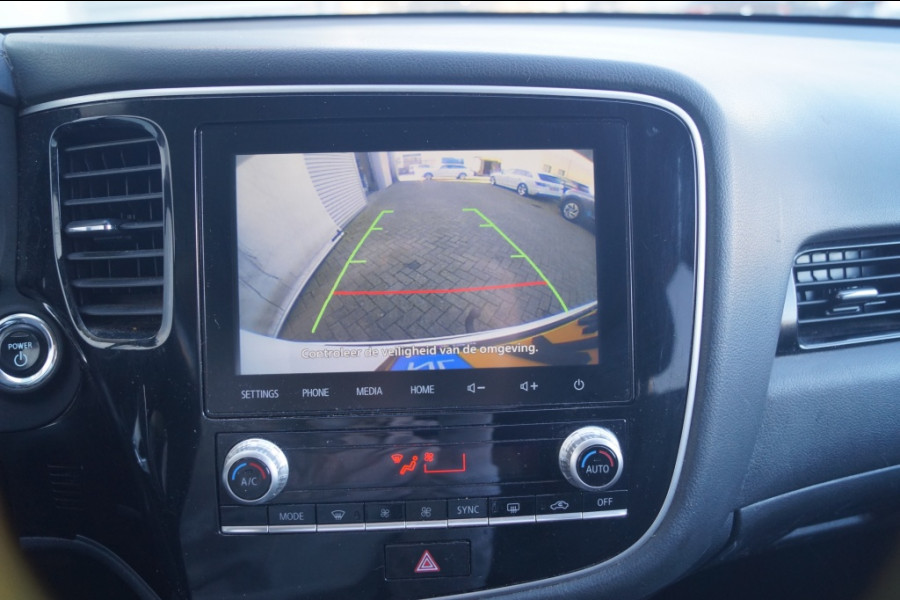 Mitsubishi Outlander 2.4 PHEV Automaat Pure -ECC-PDC-TREKHAAK-