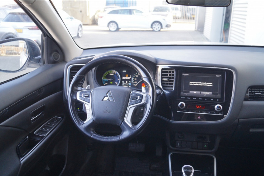 Mitsubishi Outlander 2.4 PHEV Automaat Pure -ECC-PDC-TREKHAAK-