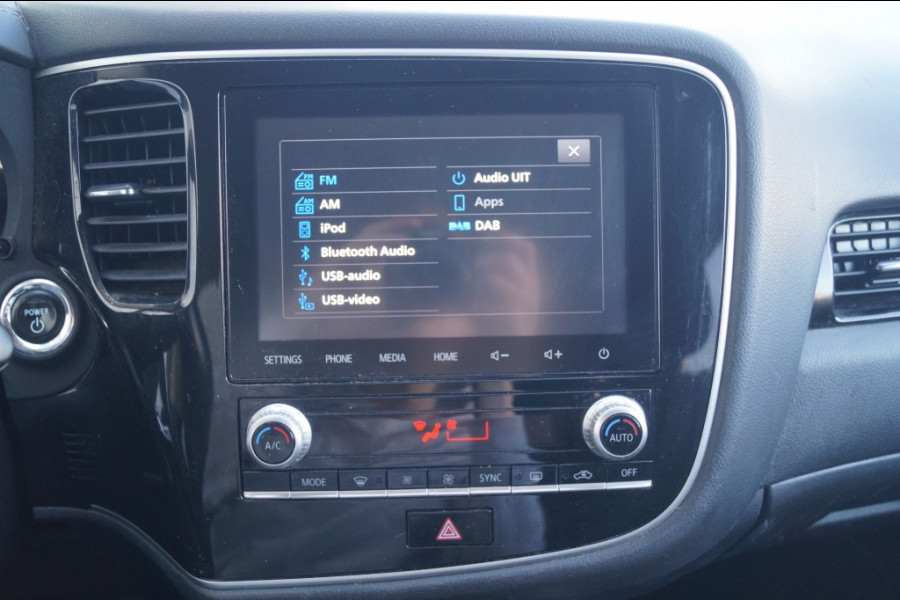 Mitsubishi Outlander 2.4 PHEV Automaat Pure -ECC-PDC-TREKHAAK-