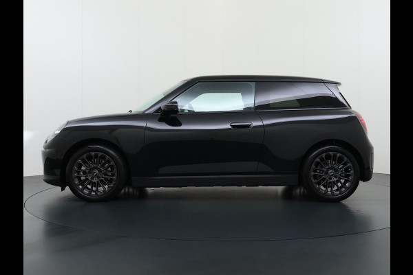 MINI Cooper E Essential XS 40.7 kWh NIEUWE AUTO | HEAD-UP DISPLAY | CAMERA | STOELVERWARMING  | ORIGINEEL NL AUTO | FABRIEKSGARANTIE TM 2029 |