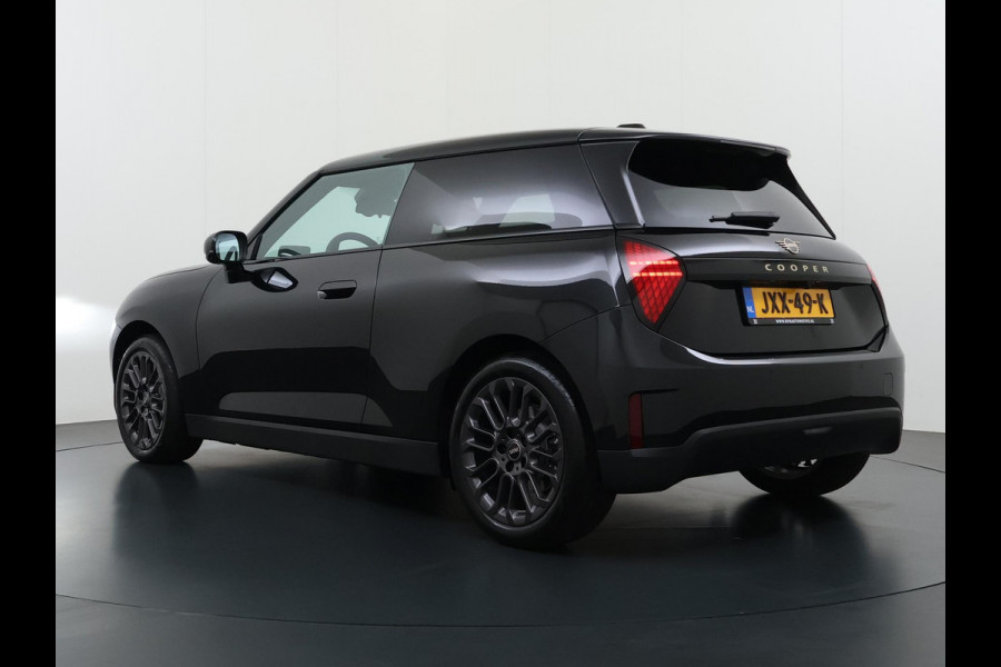 MINI Cooper E Essential XS 40.7 kWh NIEUWE AUTO | HEAD-UP DISPLAY | CAMERA | STOELVERWARMING  | ORIGINEEL NL AUTO | FABRIEKSGARANTIE TM 2029 |