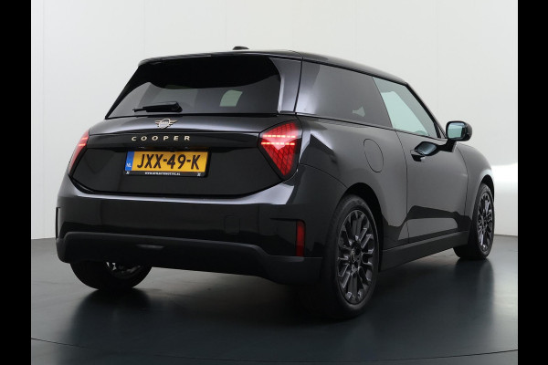 MINI Cooper E Essential XS 40.7 kWh NIEUWE AUTO | HEAD-UP DISPLAY | CAMERA | STOELVERWARMING  | ORIGINEEL NL AUTO | FABRIEKSGARANTIE TM 2029 |