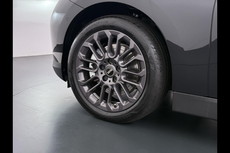 MINI Cooper E Essential XS 40.7 kWh NIEUWE AUTO | HEAD-UP DISPLAY | CAMERA | STOELVERWARMING  | ORIGINEEL NL AUTO | FABRIEKSGARANTIE TM 2029 |