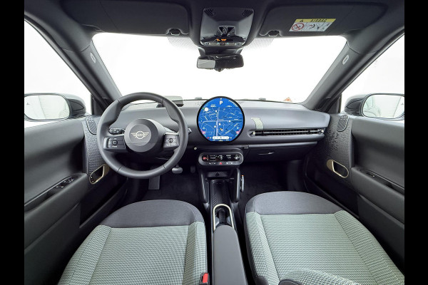 MINI Cooper E Essential XS 40.7 kWh NIEUWE AUTO | HEAD-UP DISPLAY | CAMERA | STOELVERWARMING  | ORIGINEEL NL AUTO | FABRIEKSGARANTIE TM 2029 |