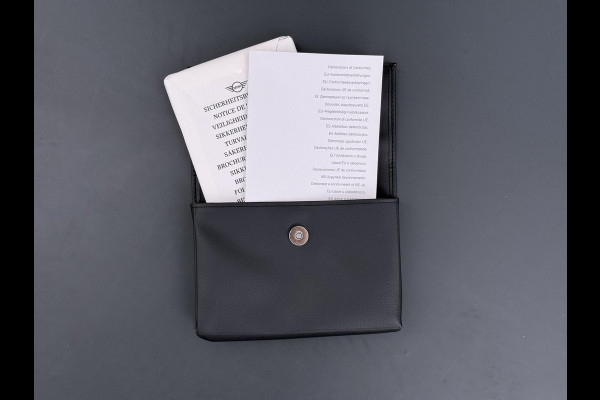 MINI Cooper E Essential XS 40.7 kWh NIEUWE AUTO | HEAD-UP DISPLAY | CAMERA | STOELVERWARMING  | ORIGINEEL NL AUTO | FABRIEKSGARANTIE TM 2029 |