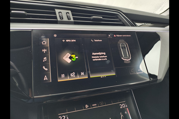 Audi e-tron 55 Quattro 95kWh 408PK- Leer+Verwarmd Trekhaak Luchtvering Adap.Cruise Navi Ecc Stoelverwarming Business edition Plus LED Lmv Elek.Achterklep Privacy Glas Keyless Zwarte Hemel Origineel Nederlandse Auto SOH 89% Trekhaak 1800kg !