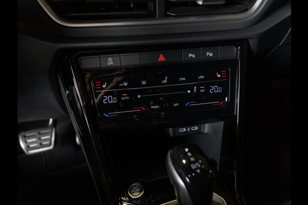 Volkswagen T-Roc 1.5 TSI R-Line Edition / 150pk / Stoel en stuur verwarming / Achteruitrij camera / Keyless /