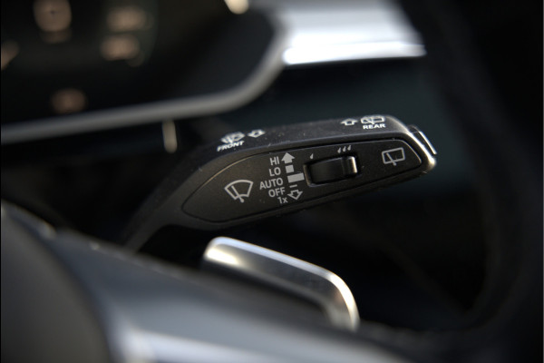 Audi e-tron e-tron 55 quattro advanced Pro Line S 95 kWh S-Line | Panoramadak | Bang & Olufsen | Stoelverwarming | Head-Up Display | 360 Camera | Matrix LED | Luchtvering | Memory Seat | Keyless | Elektrisch Verstelbare Stoelen | B&O