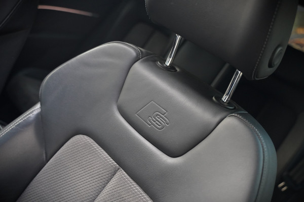 Audi e-tron e-tron 55 quattro advanced Pro Line S 95 kWh S-Line | Panoramadak | Bang & Olufsen | Stoelverwarming | Head-Up Display | 360 Camera | Matrix LED | Luchtvering | Memory Seat | Keyless | Elektrisch Verstelbare Stoelen | B&O