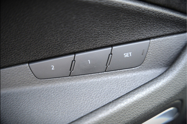 Audi e-tron e-tron 55 quattro advanced Pro Line S 95 kWh S-Line | Panoramadak | Bang & Olufsen | Stoelverwarming | Head-Up Display | 360 Camera | Matrix LED | Luchtvering | Memory Seat | Keyless | Elektrisch Verstelbare Stoelen | B&O