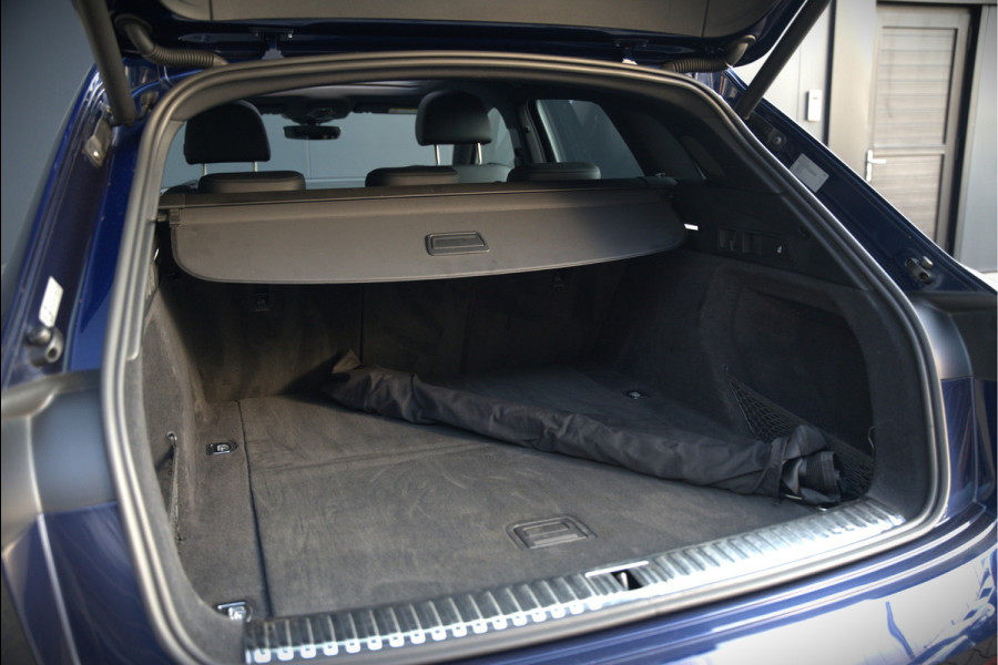Audi e-tron e-tron 55 quattro advanced Pro Line S 95 kWh S-Line | Panoramadak | Bang & Olufsen | Stoelverwarming | Head-Up Display | 360 Camera | Matrix LED | Luchtvering | Memory Seat | Keyless | Elektrisch Verstelbare Stoelen | B&O