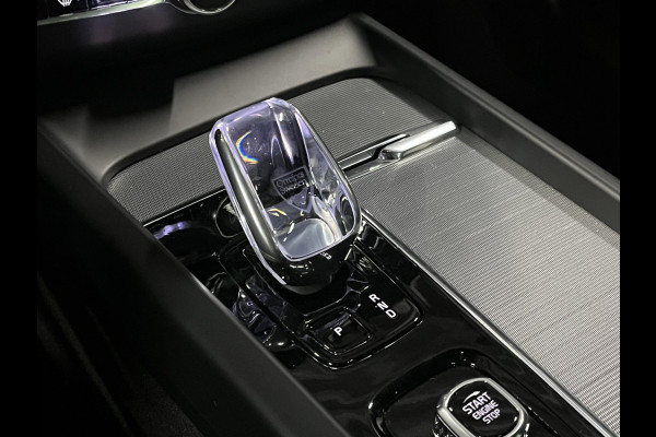 Volvo XC60 2.0 T6 Plug-in hybrid AWD Plus Dark Adapt. Cruise | Open dak | 360 camera | Harman Kardon | Stuur-/stoelverwarming | Memory