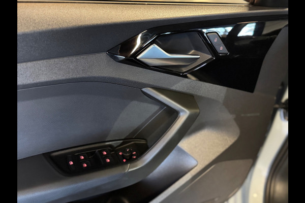Audi A1 Sportback 25 TFSI S-line / Camera / Carplay / Keyless / Cruise / Stoelverwarming / DAB