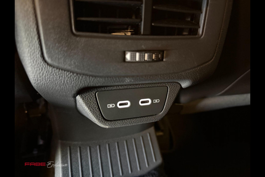 Volkswagen T-Roc 1.5 TSI Style/3xR-Line/Pano/Camera/Trekhaak/IQ-Light