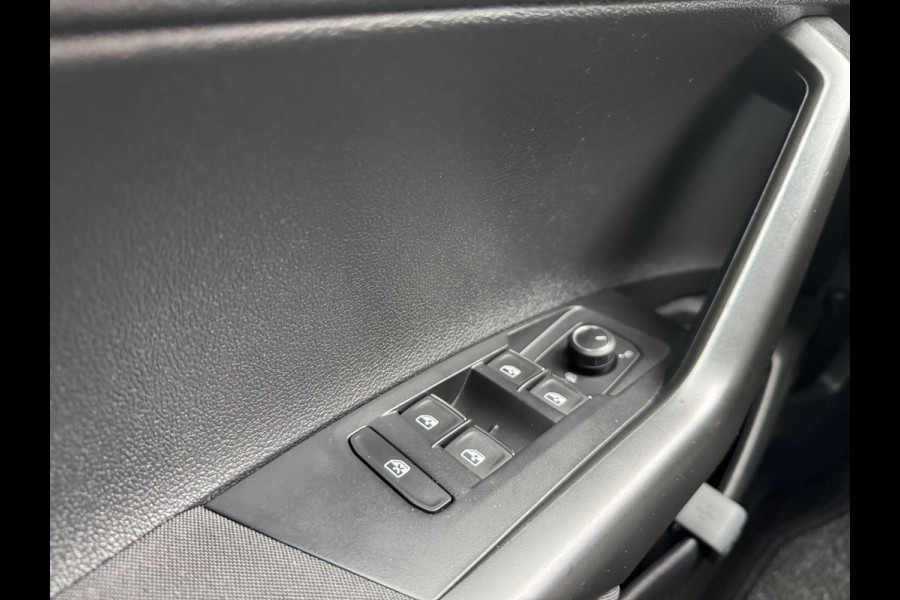 Volkswagen Polo 1.0 TSI Comfortline Apple carplay Navi