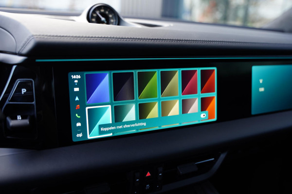 Porsche Macan Turbo 100 kWh / Passenger Display / Panoramadak / 2 D.Km