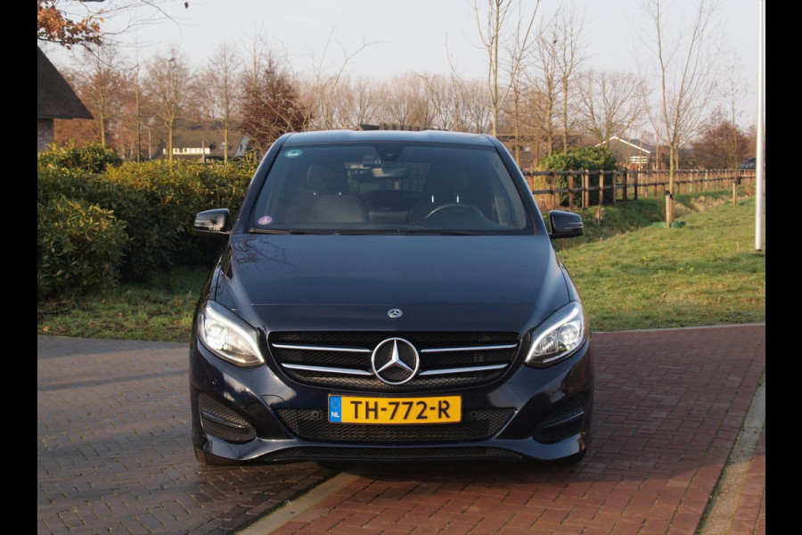 Mercedes-Benz B-Klasse 180 Ambition LED | Automaat | Sports Tourer | Night-pakket | Zwarte hemel bekleding