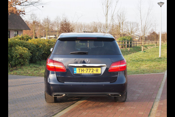 Mercedes-Benz B-Klasse 180 Ambition LED | Automaat | Sports Tourer | Night-pakket | Zwarte hemel bekleding