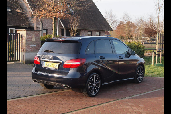 Mercedes-Benz B-Klasse 180 Ambition LED | Automaat | Sports Tourer | Night-pakket | Zwarte hemel bekleding