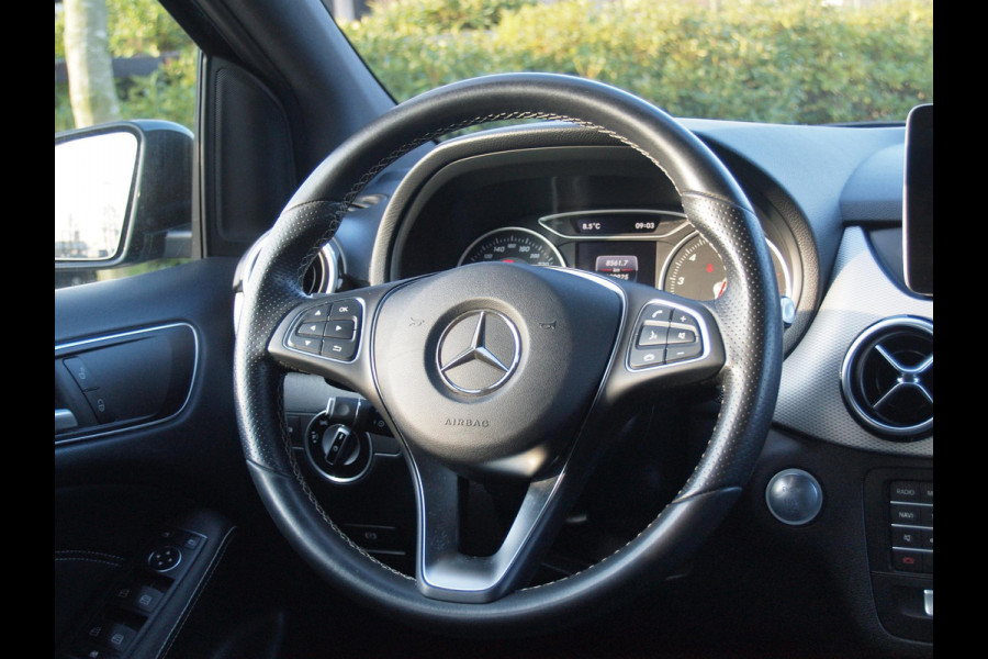 Mercedes-Benz B-Klasse 180 Ambition LED | Automaat | Sports Tourer | Night-pakket | Zwarte hemel bekleding