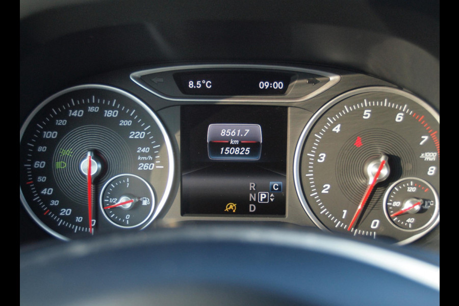 Mercedes-Benz B-Klasse 180 Ambition LED | Automaat | Sports Tourer | Night-pakket | Zwarte hemel bekleding