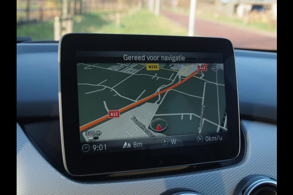 Mercedes-Benz B-Klasse 180 Ambition LED | Automaat | Sports Tourer | Night-pakket | Zwarte hemel bekleding