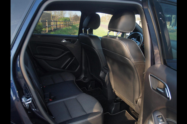 Mercedes-Benz B-Klasse 180 Ambition LED | Automaat | Sports Tourer | Night-pakket | Zwarte hemel bekleding