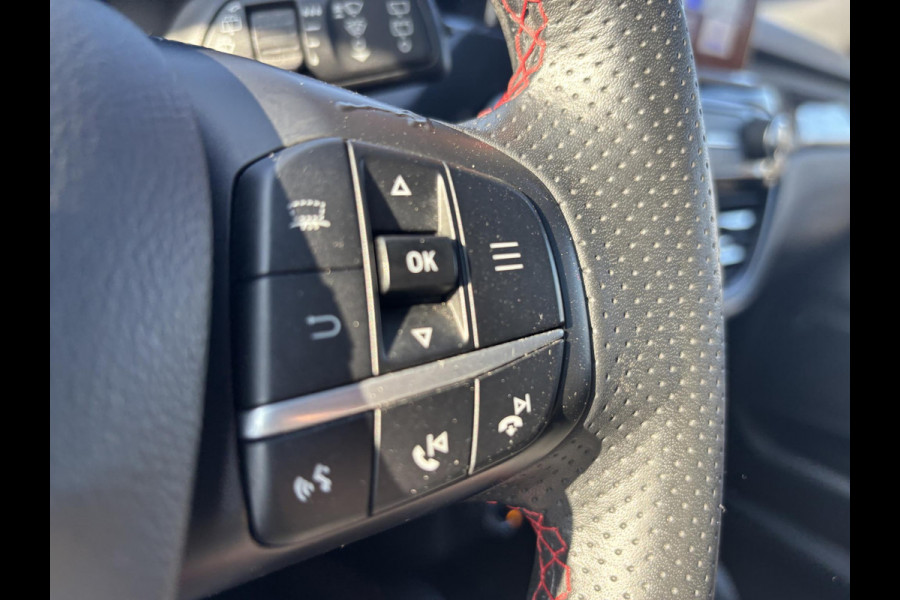 Ford Kuga 2.5 PHEV ST-Line X 225pk | Panoramadak | Winter Pack | Adaptive cruise control | Dodehoeksensoren | 19 inch | Rode remklauwen
